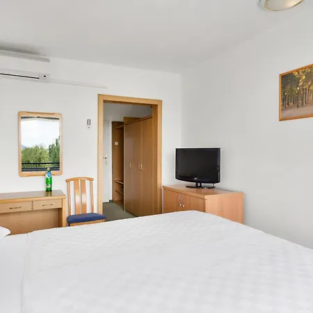 Danubius Hotel Annabella Balatonfured Room photo